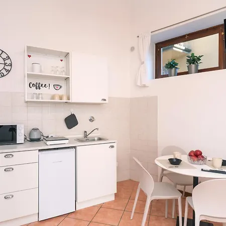 Giada 103 - Central Florence Apartment By The Train Station-2
